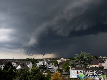 МЧС: В Москве 4 июля объявлено чрезвычайное положение из-за ухудшения погоды