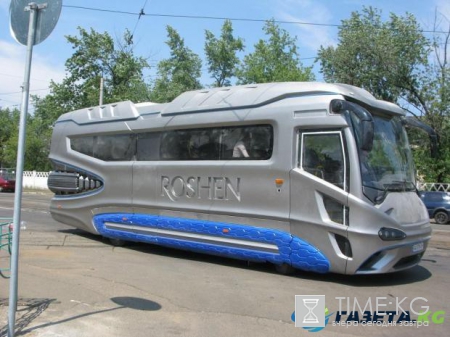 На дорогах Киева замечен "космический" автобус отечественного производства