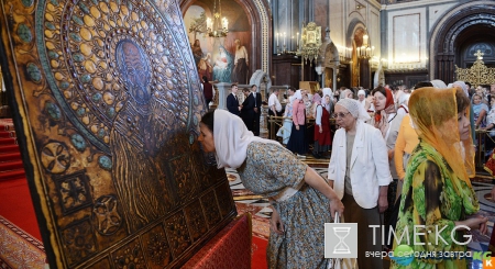 Николай Чудотворец в Санкт-Петербурге: когда начинаются посещения, очередь, как попасть к святыне