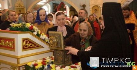 Очередь к мощам Николая Чудотворца в Санкт-Петербурге 20 июля 2017