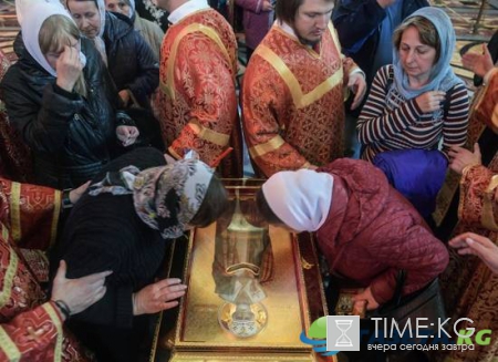 Очередь к мощам Николая Чудотворца в Санкт - Петербурге 22 июля 2017