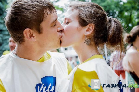 Своя ноша не тянет: финская пара победила в Чемпионате мира по переноске жен