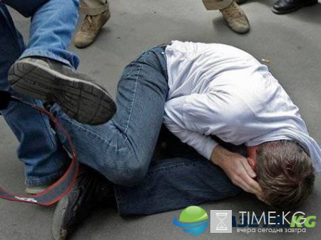 В Брянске двое незнакомцев избили 45-летнего мужчину