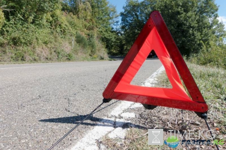 В центре Красноярска пьяный водитель упал в яму, вырытую строителями