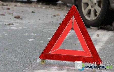 В Челябинске ВАЗ перевернулся на крышу в сквере на ЧМЗ&#8205;
