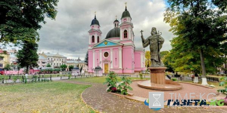 В Черновцах во время богослужения «явился» силуэт женщины: УПЦ говорит о «чуде»