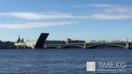 В ночь на 24 июля в Петербурге разведут все мосты через Неву, кроме Тучкова и Биржевого