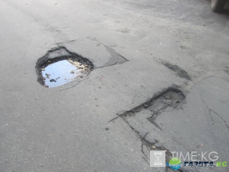 В Рязани из-за провала на дороге возникли проблемы с движением