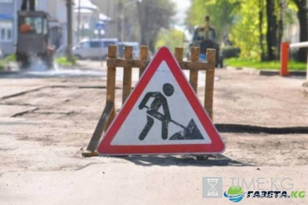 В Великом Новгороде провалился асфальт на Санкт-Петербургской улице