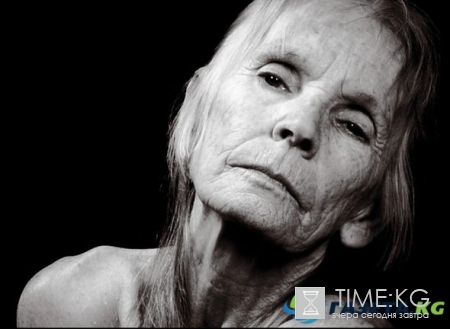 Винный блог. Неожиданно. Обнаженная 80-летняя модель в рекламе вина Бароло