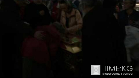 Время в очереди к мощам Николая Чудотворца в Петербурге составляет три часа