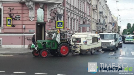 Знай наших: фермер на тракторе приехал из Германии в Санкт-Петербург