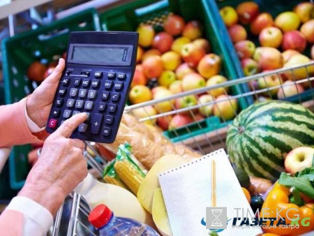 Минимальный набор продуктов в России подорожал на 10%