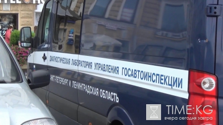 Полиция попыталась разогнать нелегальных таксистов у «Пулково» и Московского вокзала
