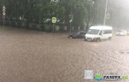 Пользователей сети потрясли кадры затопленного ливнем Петрозаводска
