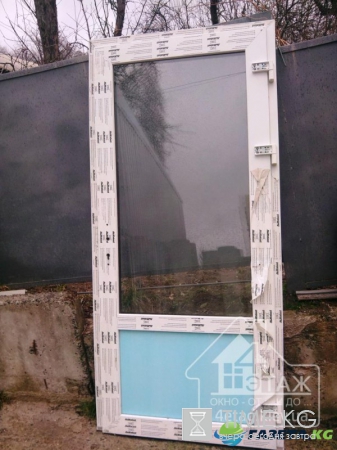 Практичное решение - входная дверь ПВХ