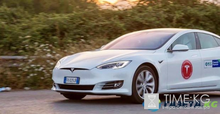 Tesla Model S установила новый рекорд: на сколько километров хватает одной зарядки