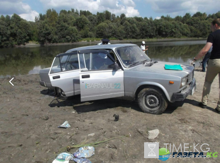 В Барнауле со дна реки достали ВАЗ-2107 с телом в салоне