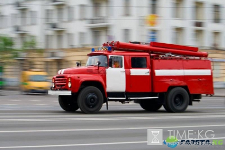 В центре Москвы загорелся ангар