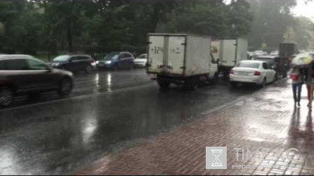 В пятницу в Петербург вернутся проливные дожди и гроза