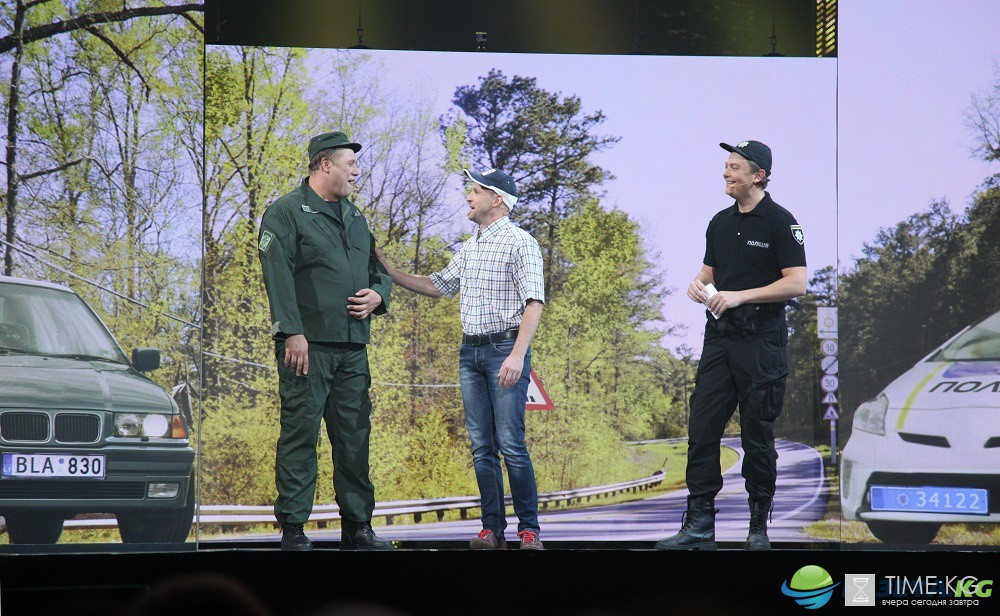 Братья Шумахеры не только слушают политиков, но еще и смеются над ними