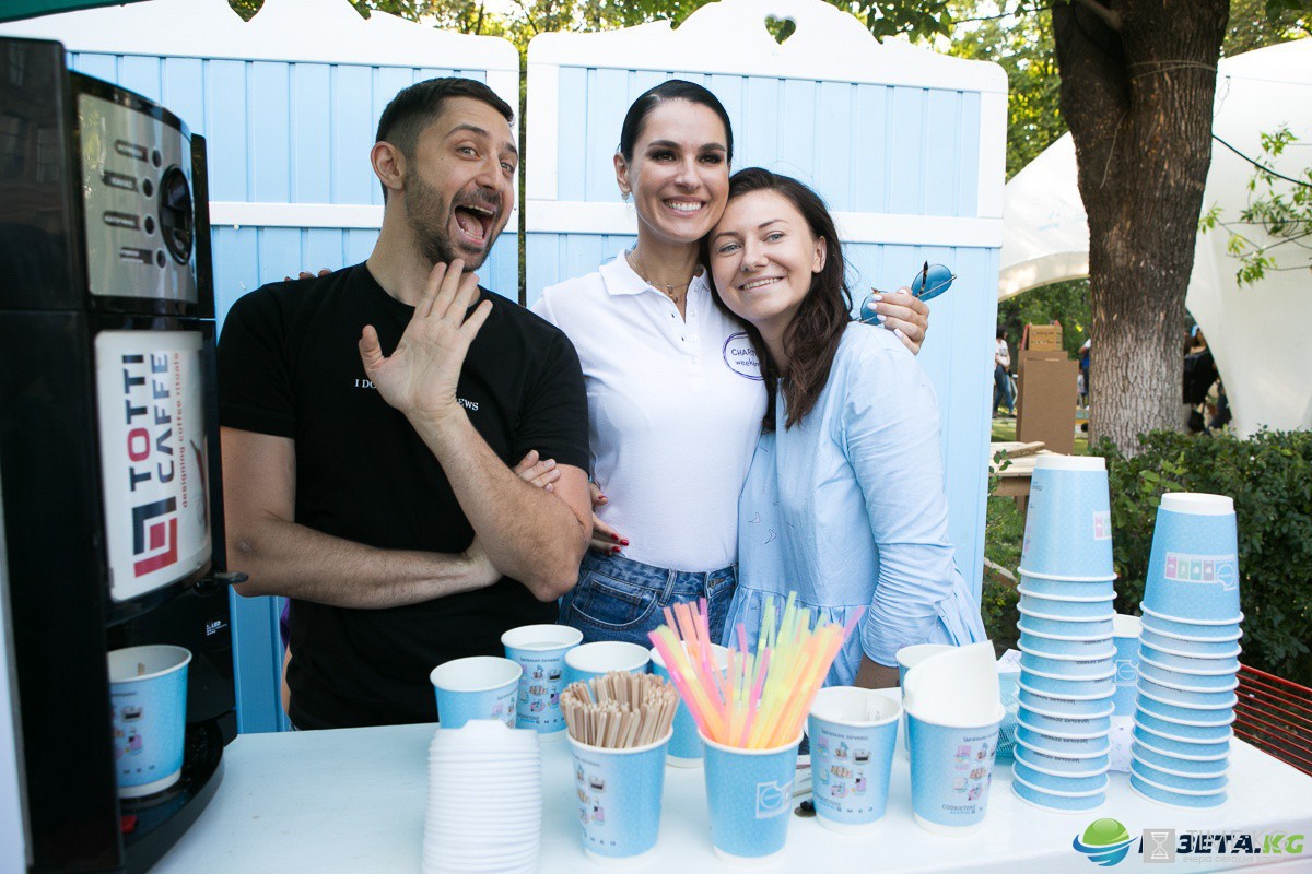 Charity Weekend. Здоровый день: йога от Астафьевой и закуски от Кравец