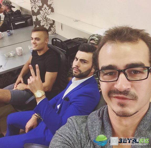 Денис Ковалев не собирается закрывать купальный сезон