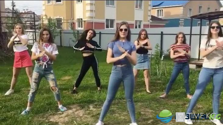 Флешмоб от Ольги Бузовой «Мало половин» шагает по России Флешмоб от Ольги Бузовой «Мало половин» шагает по России