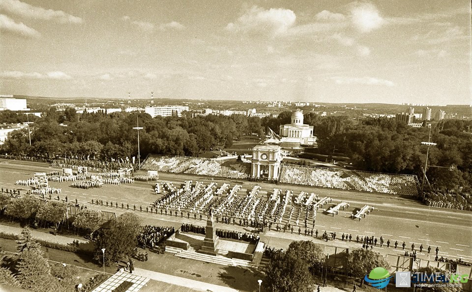 Фотограф Игорь Зенин. Самые знаменитые фото в истории Кишинева и Молдовы! Фотограф Игорь Зенин. Самые знаменитые фото в истории Кишинева и Молдовы!