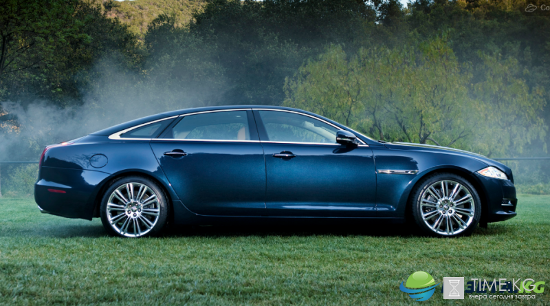 Гоночные дроны пролетели сквозь длиннобазный Jaguar XJ на скорости 97 км/ч