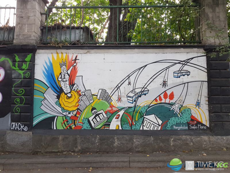 I Love Moldova. Об этом говорят граффити в Кишинёве на стенах стадиона. I Love Moldova. Об этом говорят граффити в Кишинёве на стенах стадиона.