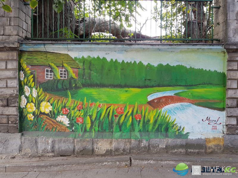 I Love Moldova. Об этом говорят граффити в Кишинёве на стенах стадиона. I Love Moldova. Об этом говорят граффити в Кишинёве на стенах стадиона.