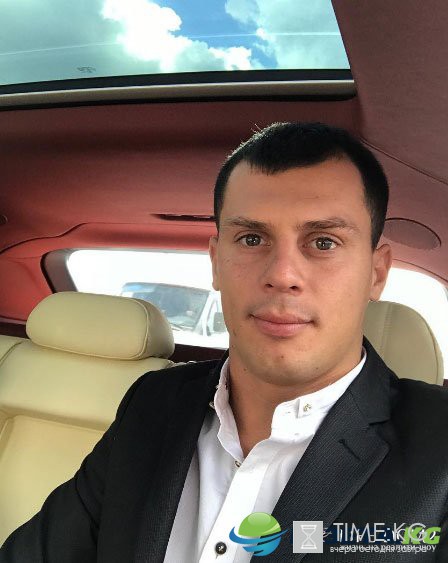 Иван Барзиков выбирает место для отдыха