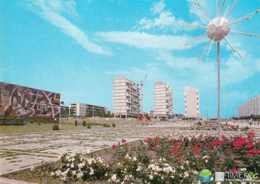 Памятник Кишиневскому миллиарду 1972-го года. Дворец Культуры профсоюзов в Кишиневе Памятник Кишиневскому миллиарду 1972-го года. Дворец Культуры профсоюзов в Кишиневе