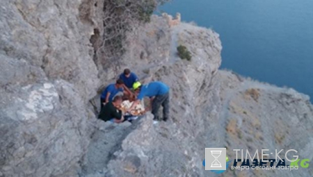 Опасное селфи: россиянка сорвалась со скалы на крымском курорте