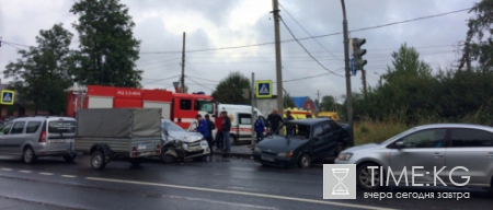 В массовом ДТП на Красносельском шоссе пострадали три женщины