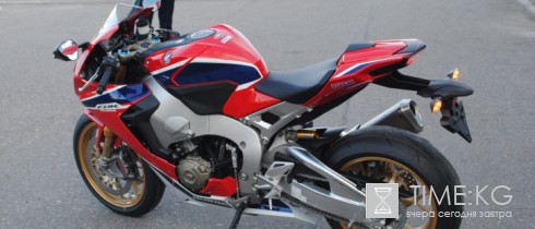 В Петербурге презентовали новый спортивный супермотоцикл Honda Fireblade SP