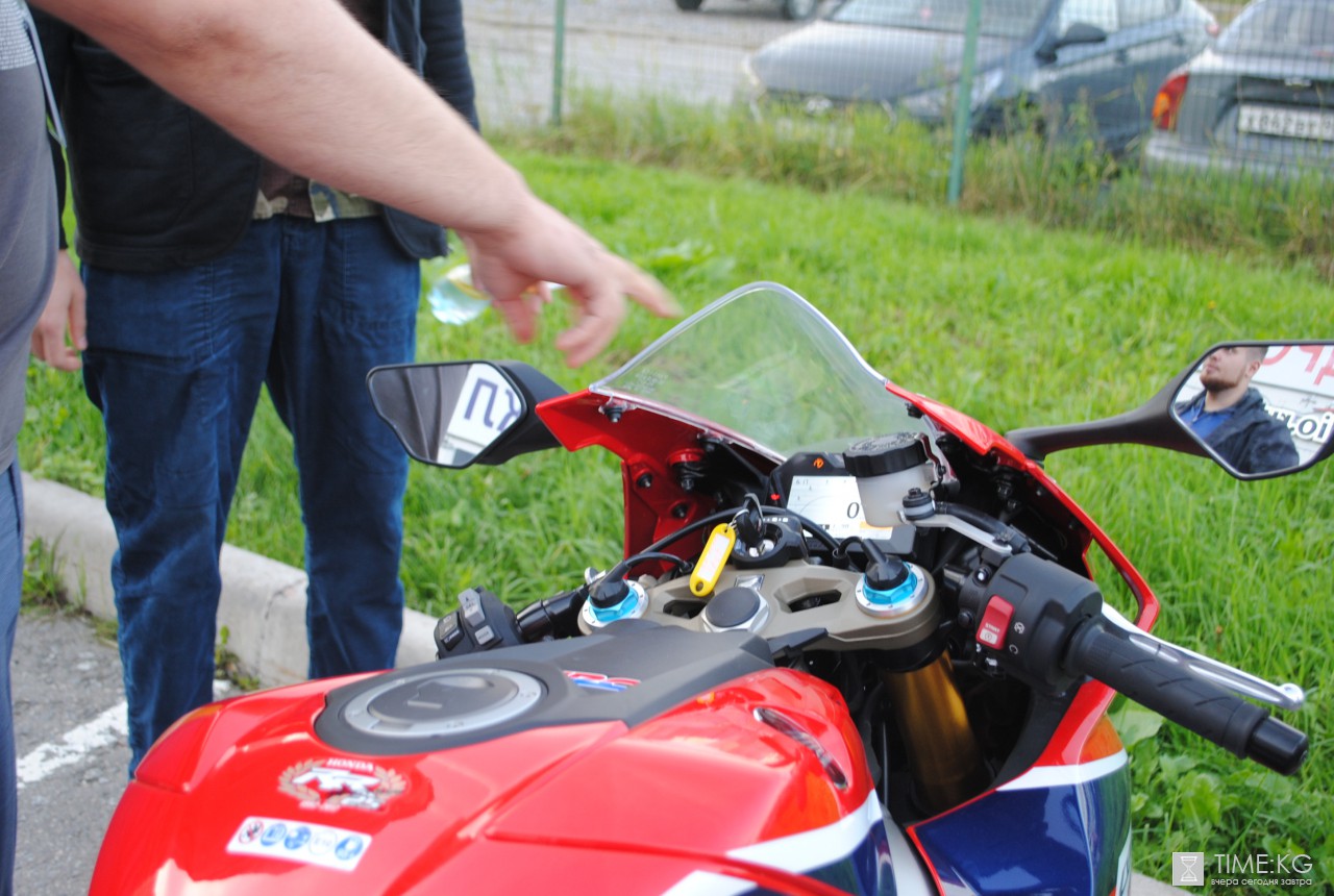 В Петербурге презентовали новый спортивный супермотоцикл Honda Fireblade SP