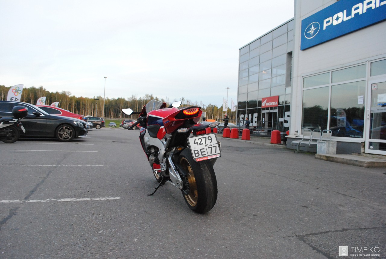 В Петербурге презентовали новый спортивный супермотоцикл Honda Fireblade SP