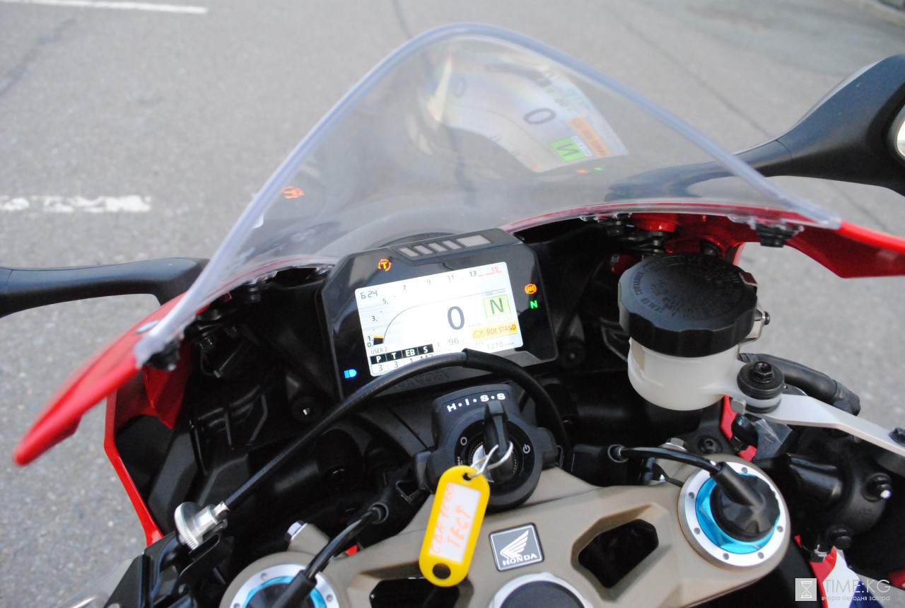 В Петербурге презентовали новый спортивный супермотоцикл Honda Fireblade SP