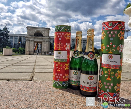 Молдавские дизайнеры одели в узоры старинных национальных ковров знаменитые вина А.О. „CRICOVA” !