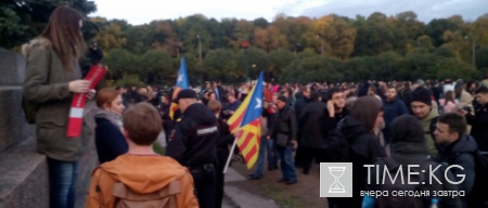 На митинге в поддержку Навального в Петербурге собрались около 5 тысяч человек