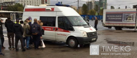 На Наличной нерадивый водитель, летевший по встречке, сбил студентов на пешеходном переходе