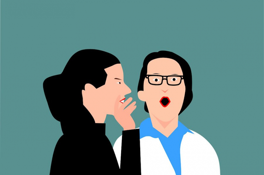 Психологии выяснили, что и как влияет на склонность женщин к сплетням