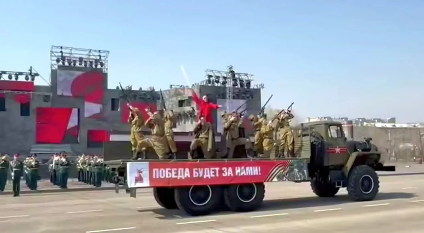 Нескончаемая волна: на востоке России прошли Парады в честь 80-летия Победы в Великой Отечественной войне