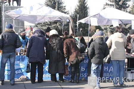 «Бренд Иссык-Куля» - под таким названием в Караколе прямо на городской площади прошла выставка - ярмарка продукции жааматов Иссык-Кульской области.