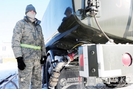 Россия начала беспошлинные поставки авиатоплива в Киргизию Россия начала беспошлинные поставки авиатоплива в Киргизию