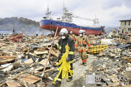 Землетрясение в Японии. Островная Япония оказалась в полном смысле блокированной от внешнего мира. Землетрясение в Японии. Островная Япония оказалась в полном смысле блокированной от внешнего мира.