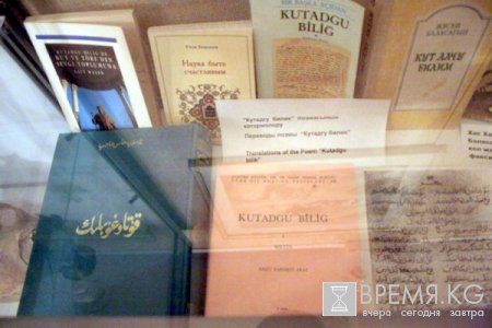 Туристические фирмы, предлагая иностранцам однодневные туры, часто сталкиваются с просьбой показать исторические места. Туристические фирмы, предлагая иностранцам однодневные туры, часто сталкиваются с просьбой показать исторические места.