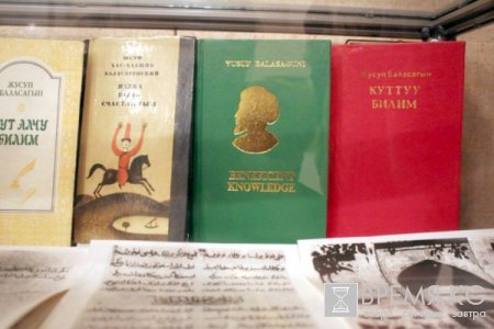 Туристические фирмы, предлагая иностранцам однодневные туры, часто сталкиваются с просьбой показать исторические места. Туристические фирмы, предлагая иностранцам однодневные туры, часто сталкиваются с просьбой показать исторические места.